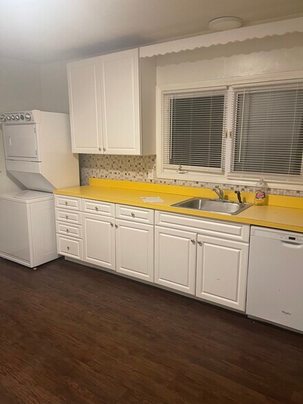 Building Photo - 14 Callender St