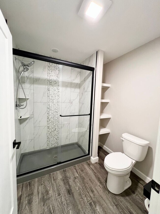 Building Photo - Modern Single-Family Home in Scenic Meadows Neighborhood