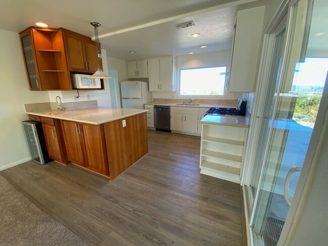 Building Photo - Cozy 2 Bed 1 Bath in the Peacock Hills 55+ Community!