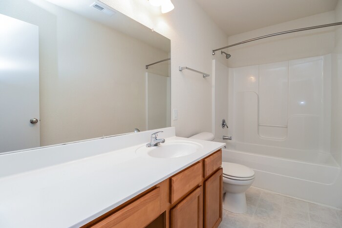 Building Photo - 138 Wethersfield Dr