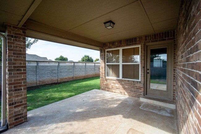 Building Photo - 13516 Gramercy Park Pl