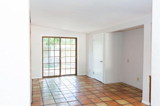 Building Photo - Scottsdale Rental Listing