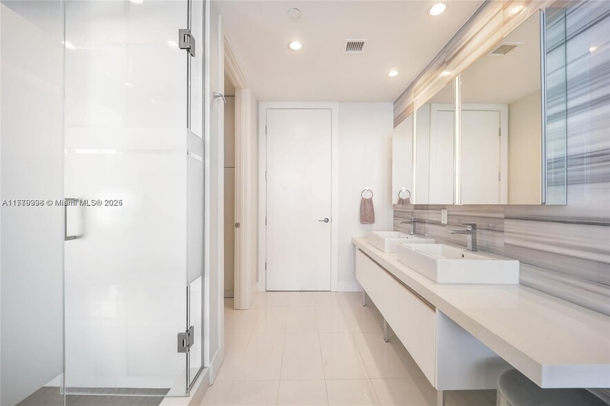 Building Photo - 1100 Biscayne Blvd