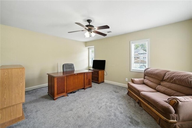 Building Photo - 301 Parkmont Way