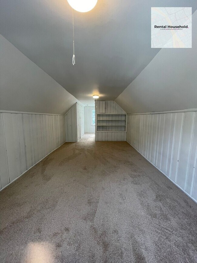 Building Photo - 18601 Pembroke Ave