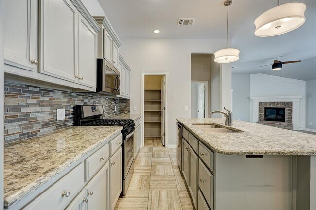 Building Photo - 12490 Native Hill Dr