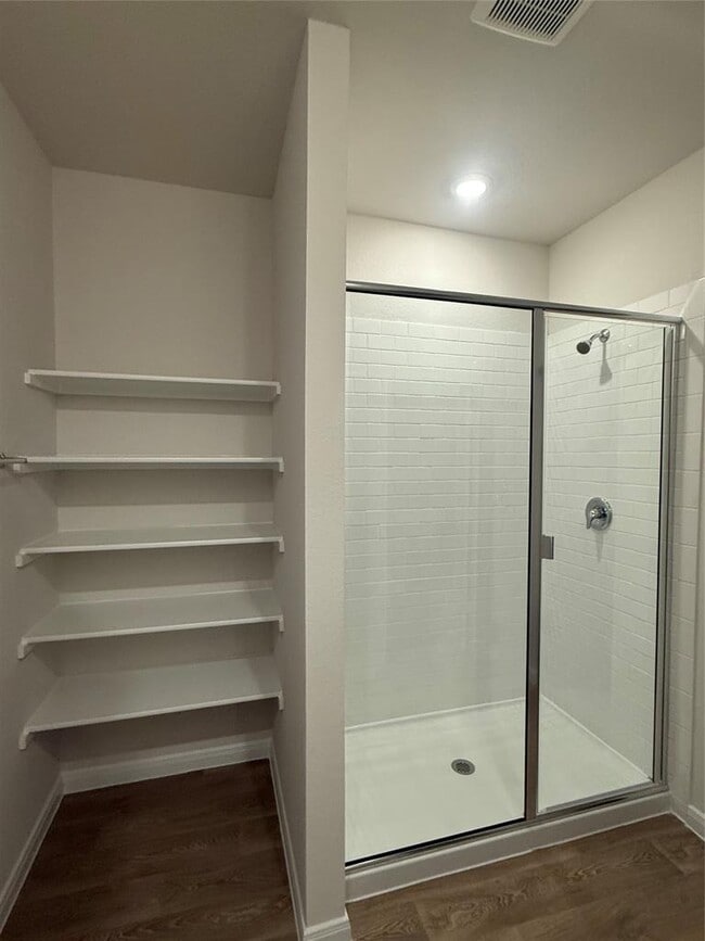 Building Photo - 233 New Albany Ln