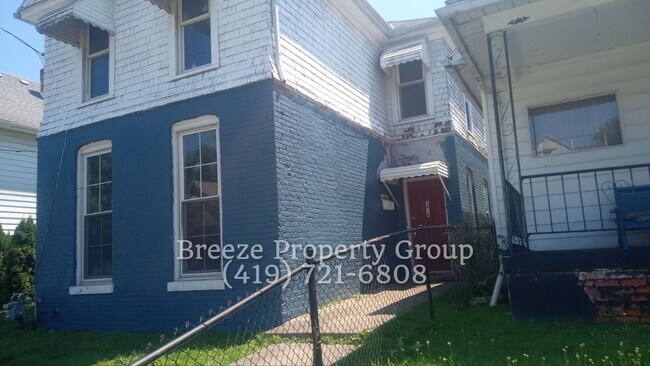 Building Photo - 1434 N Ontario St