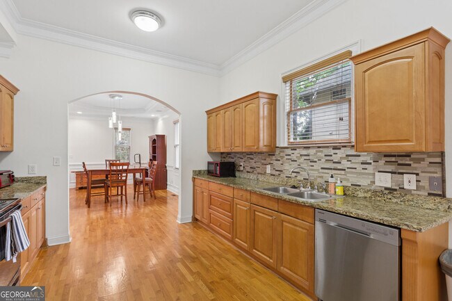 Building Photo - 649 Peeples St SW