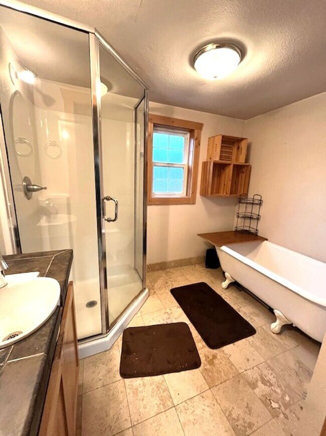 Building Photo - 1 Bedroom 1 Bath McMinnville OR