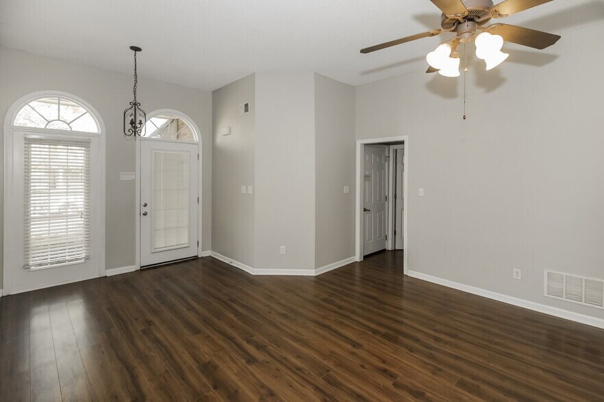 Building Photo - 10229 Cottage Farms Dr