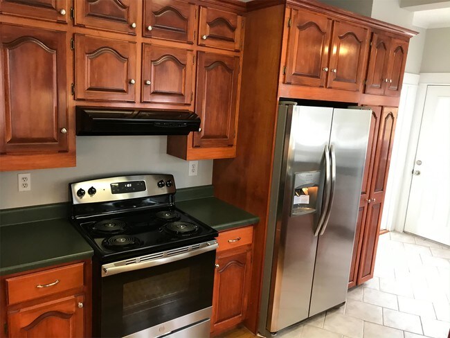 Building Photo - 819 29th St S