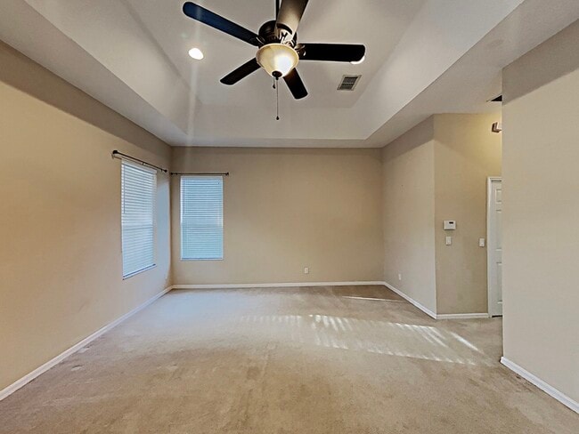 Building Photo - 3465 Bromfield Dr