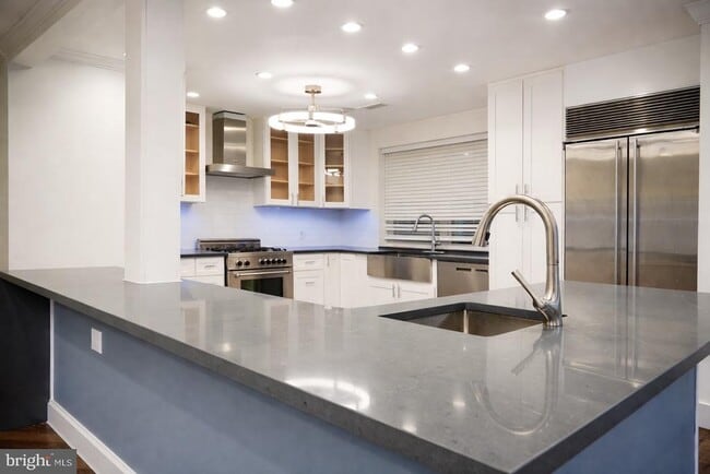 Building Photo - 1633 Kalmia Rd NW