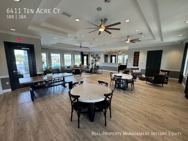 Building Photo - 6411 Ten Acre Ct