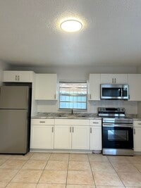 Building Photo - 485 NW 25th Ct