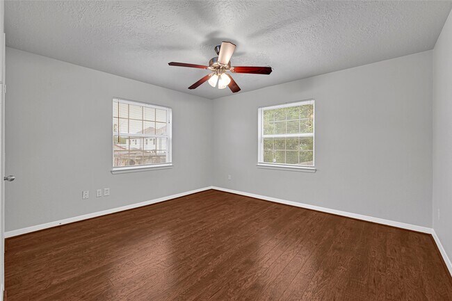 Building Photo - 906 Westford St