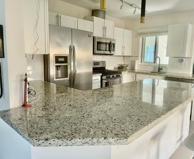 Building Photo - 376 SW 2nd St