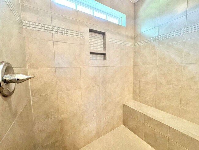 Building Photo - The Commons Community of Richmond Hill