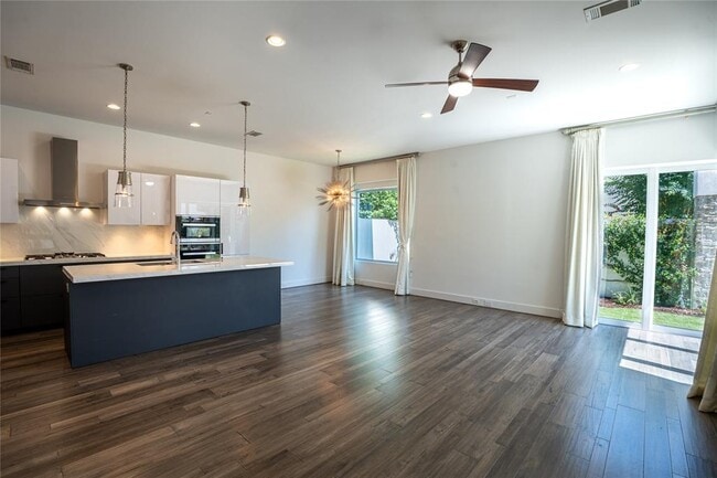 Building Photo - 11502 Royal Tower Pl