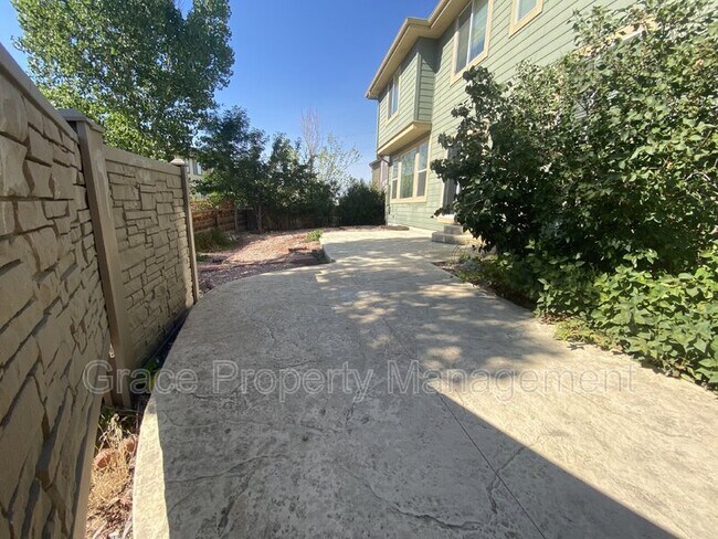 Building Photo - 10255 Ventura St