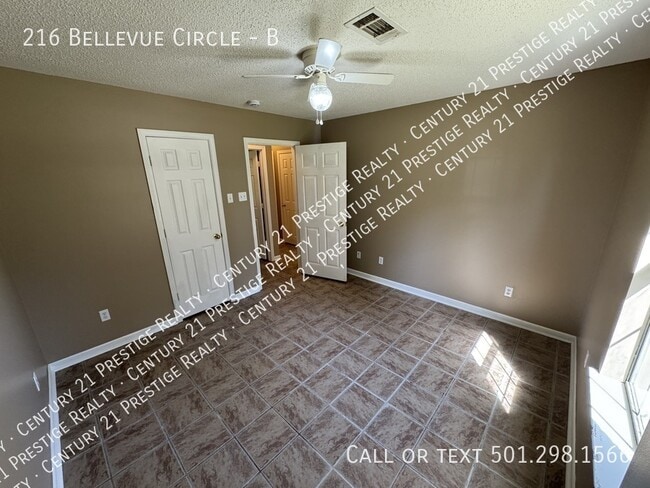 Building Photo - 216 Bellevue Cir