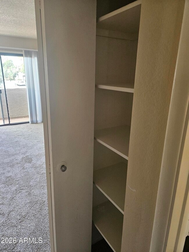 Building Photo - 885 N Granite Reef Rd