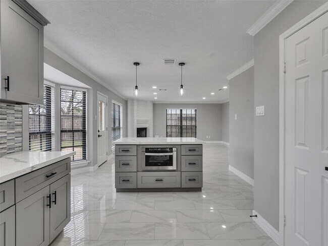 Building Photo - 1730 Pilgrim Journey Dr