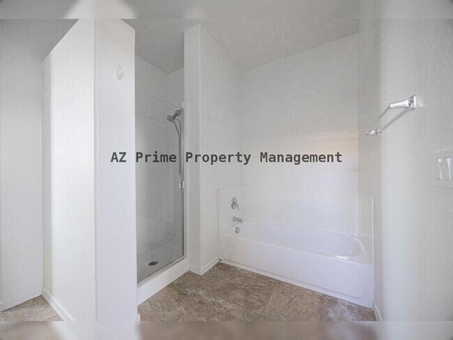Building Photo - 7422 S 27th Way