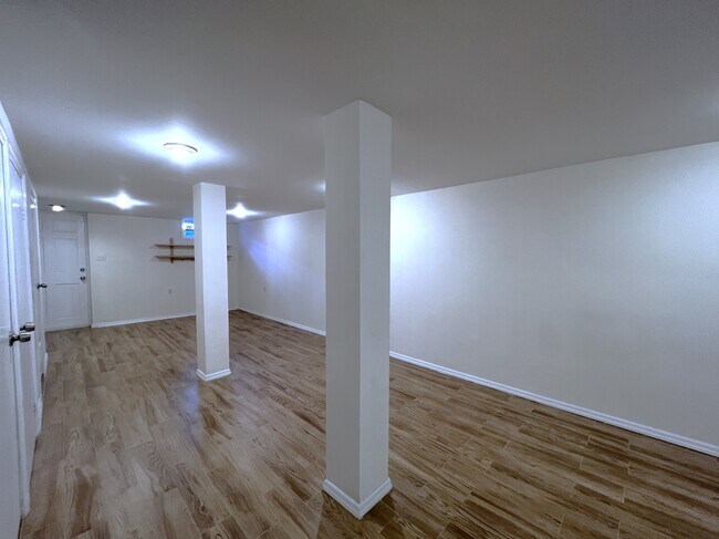 Building Photo - 67-135-135 Dartmouth St