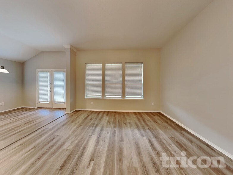 Building Photo - 707 Fireberry Dr