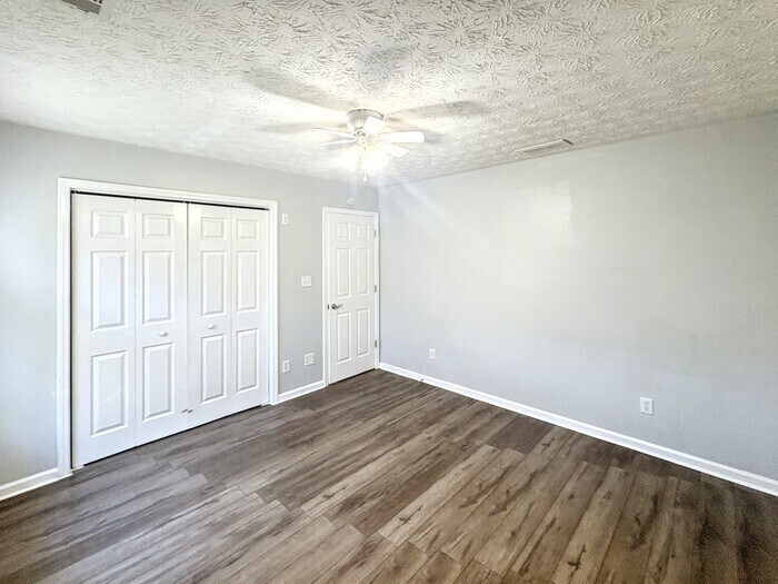 Building Photo - 2045 Parador Bend