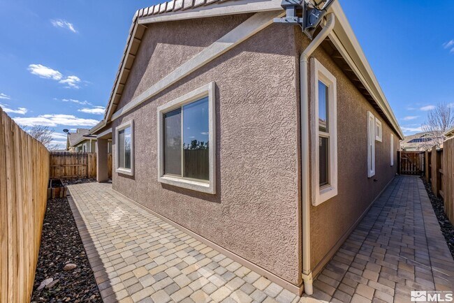 Building Photo - 4942 Monrovia Dr