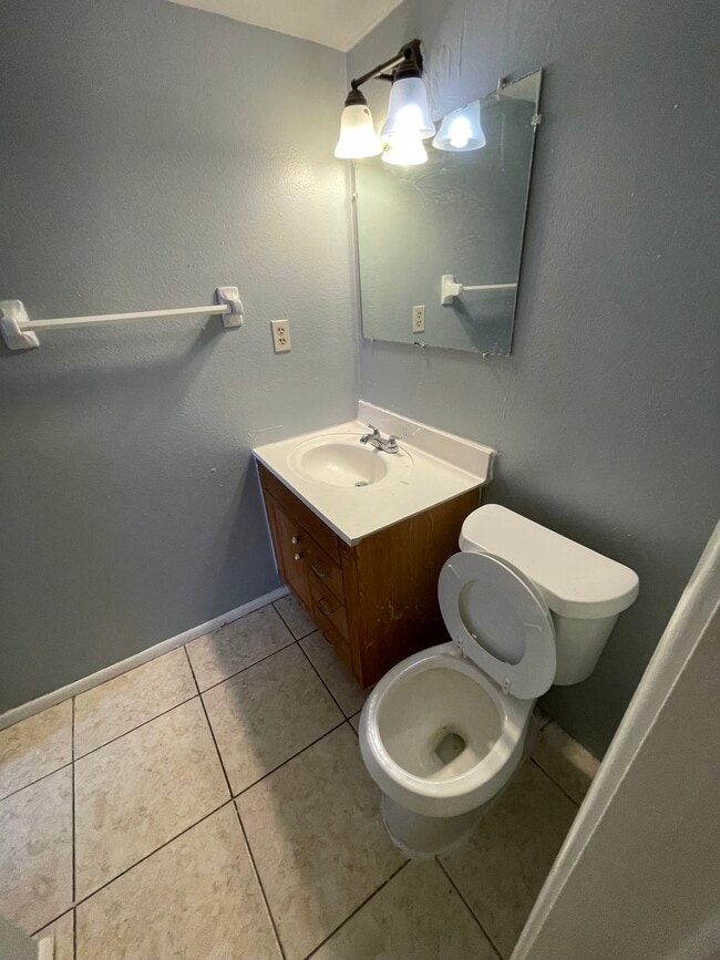 Building Photo - 1408 Holden Ave