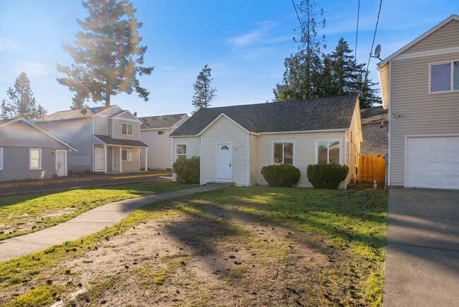 Building Photo - 4 Bed | 1 Bath with Modern Finishes in SE PDX
