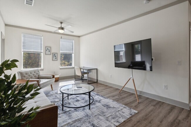 Building Photo - 1130 Scenic Loop Way