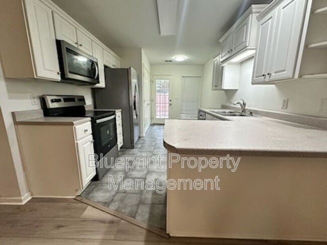 Building Photo - 210 Rocky Ridge Dr