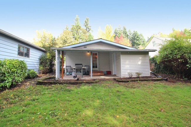 Building Photo - 11330 SW Tigard St