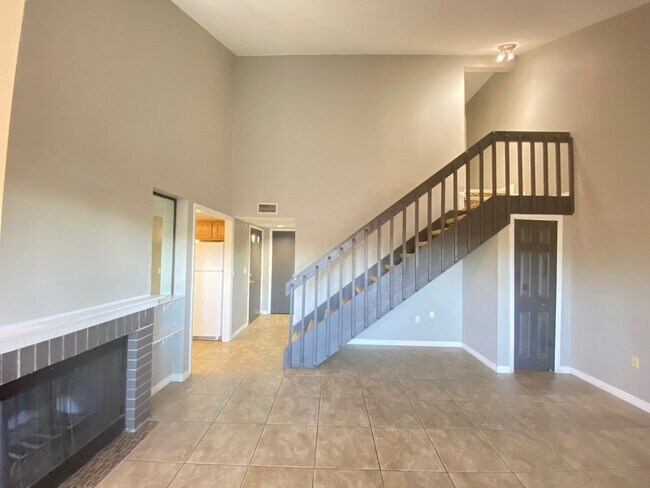 Building Photo - 650 Trinidad Ct