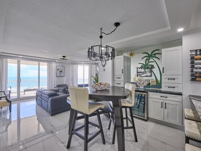 Building Photo - 5051 N Hwy A1A