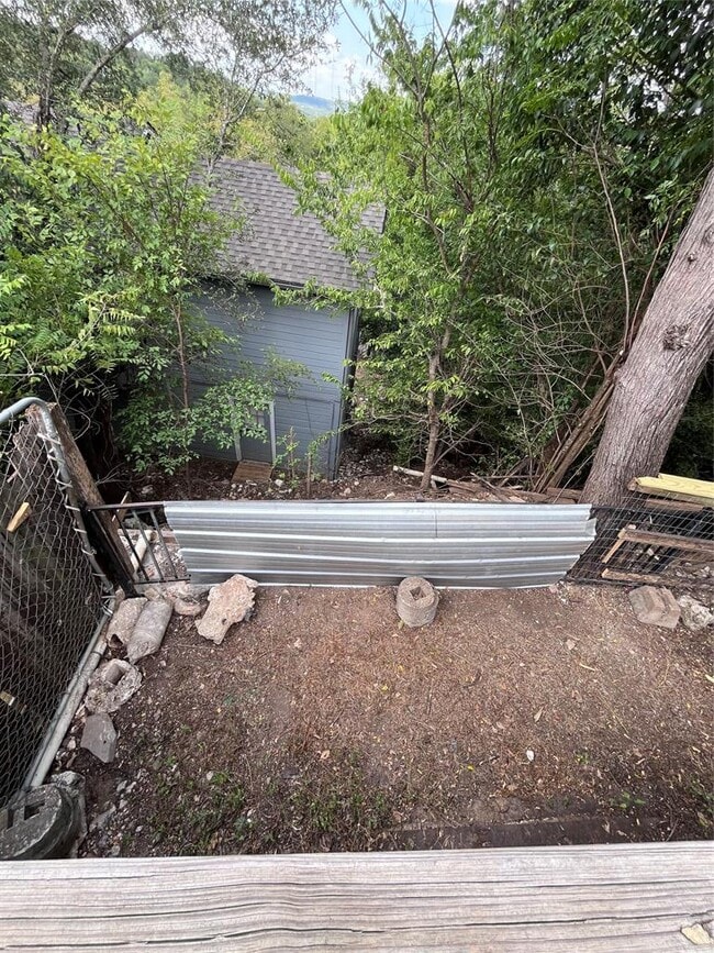 Building Photo - 6490 Hart Ln