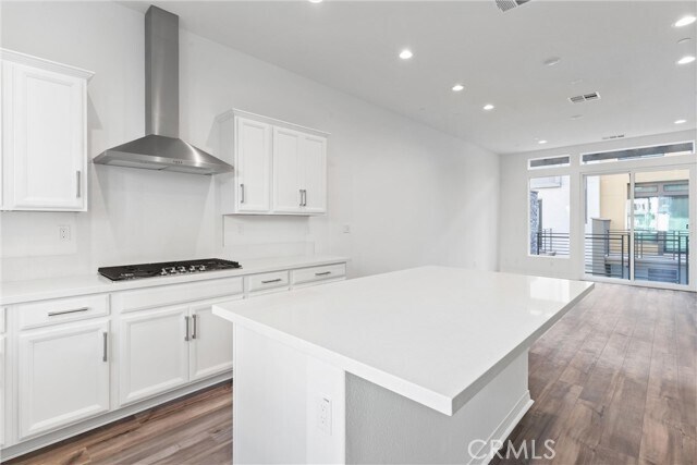 Building Photo - 138 Sawbuck