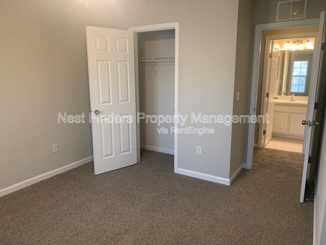Building Photo - 7091 Stonelion Cir
