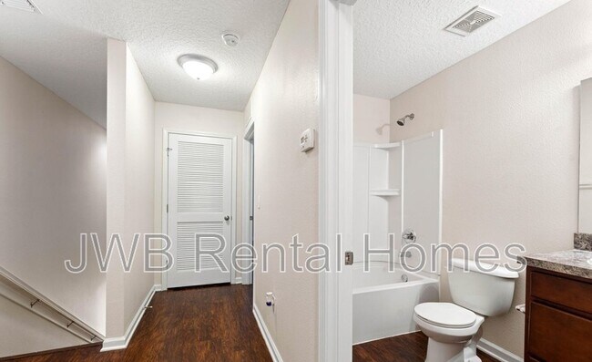 Building Photo - 685 Herman St