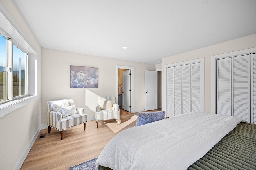 Building Photo - 1721 Northshore Dr