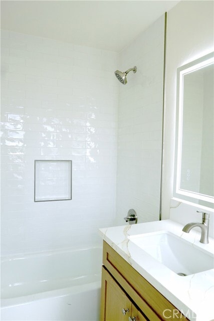 Building Photo - 745 Barris Dr