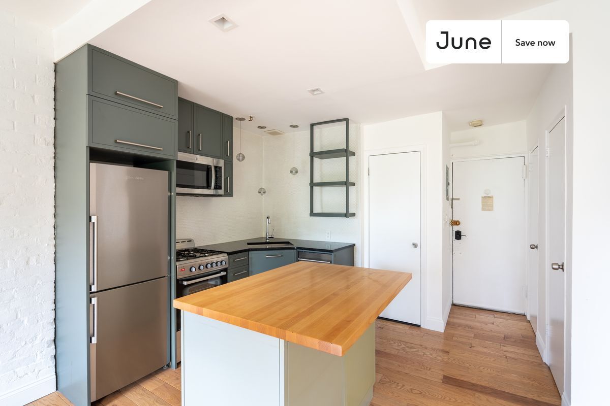 Building Photo - 491 W 22nd St