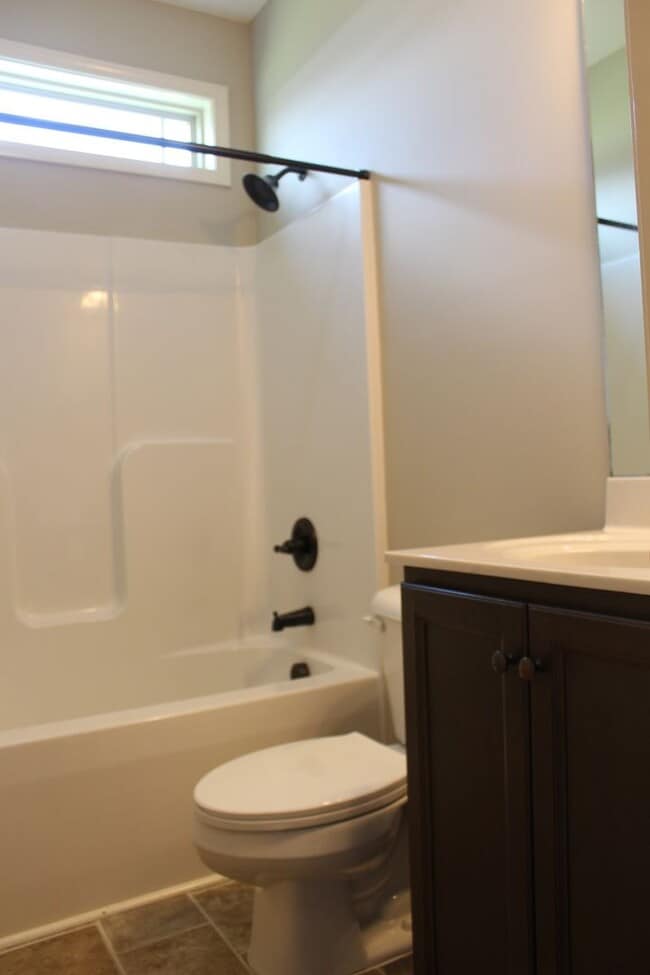 Building Photo - 3 Bed/2 Bath Home - Desirable Planter's Ridge Subdivision/CBA Schools