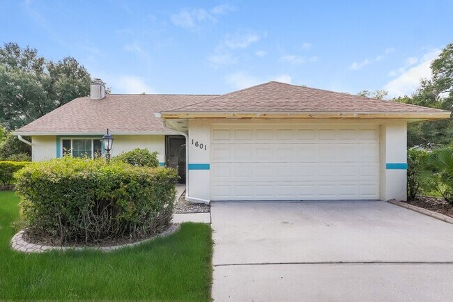Primary Photo - 1601 Bent Pine Way