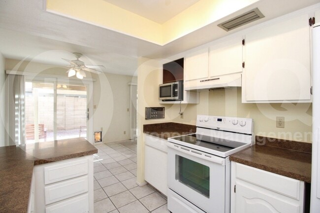Building Photo - 5258 S Deborah Dr